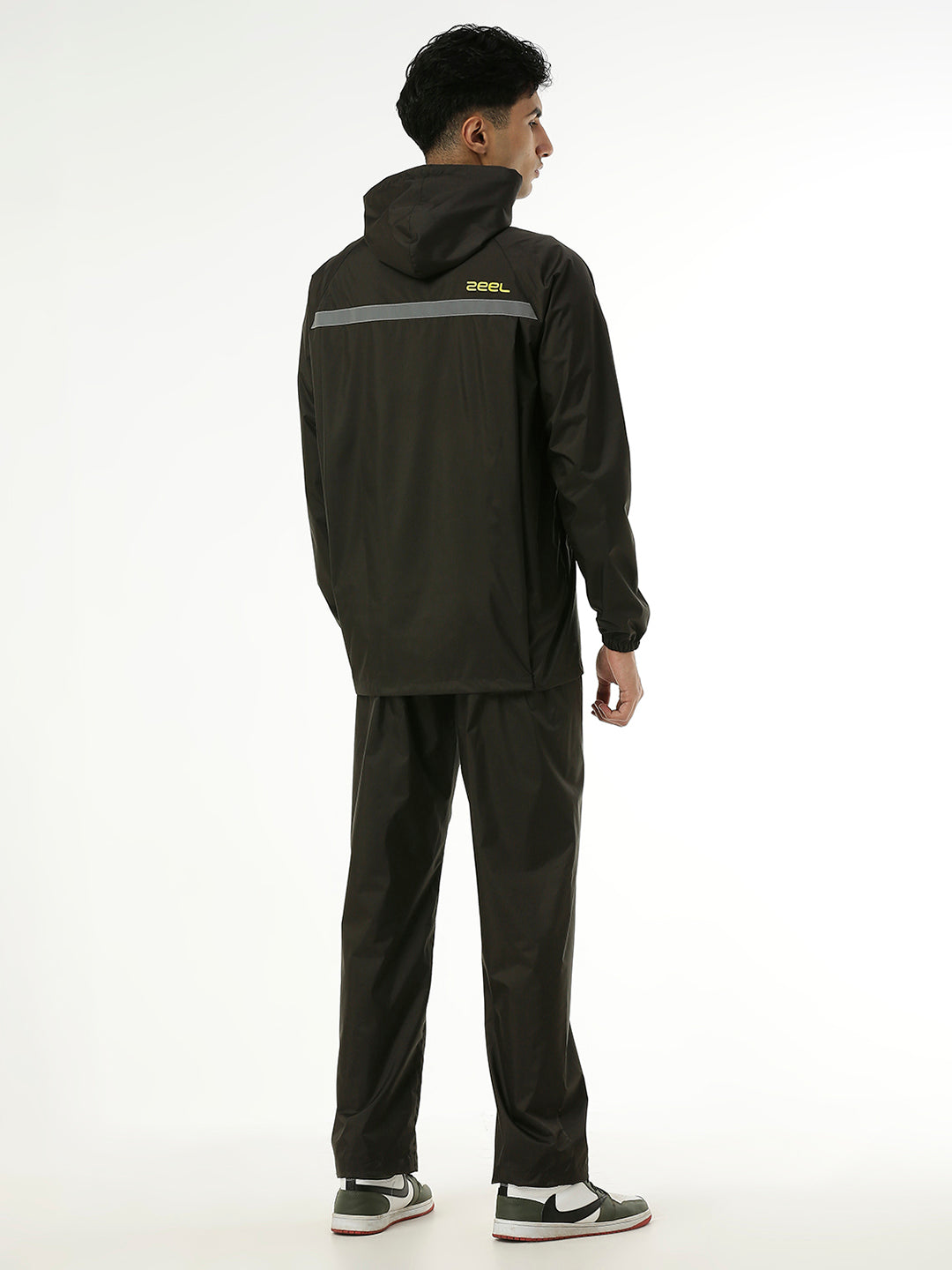 ZEEL HERO: The Ultimate Backpack-Friendly Olive Raincoat - Zeelretail